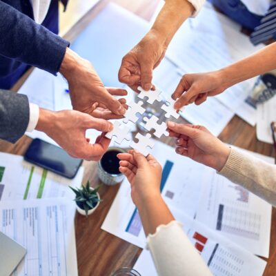 Featured Image For How to Build a High Performing Team Team Building Post